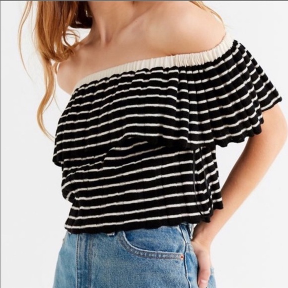 Urban Outfitters off the shoulder ruffle top black and cream XSmall - Picture 4 of 10